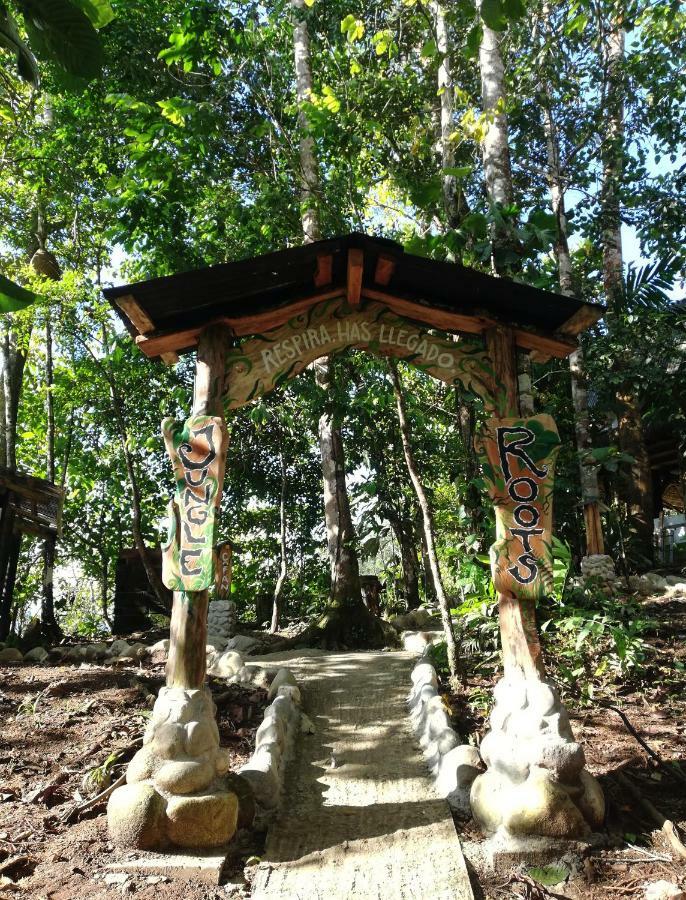 Готель Jungle Roots Тена Екстер'єр фото